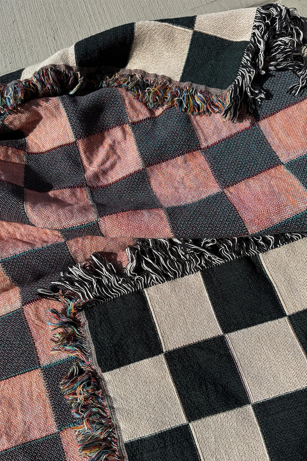 Black and White Checkered Cotton Woven Blanket - Image 7