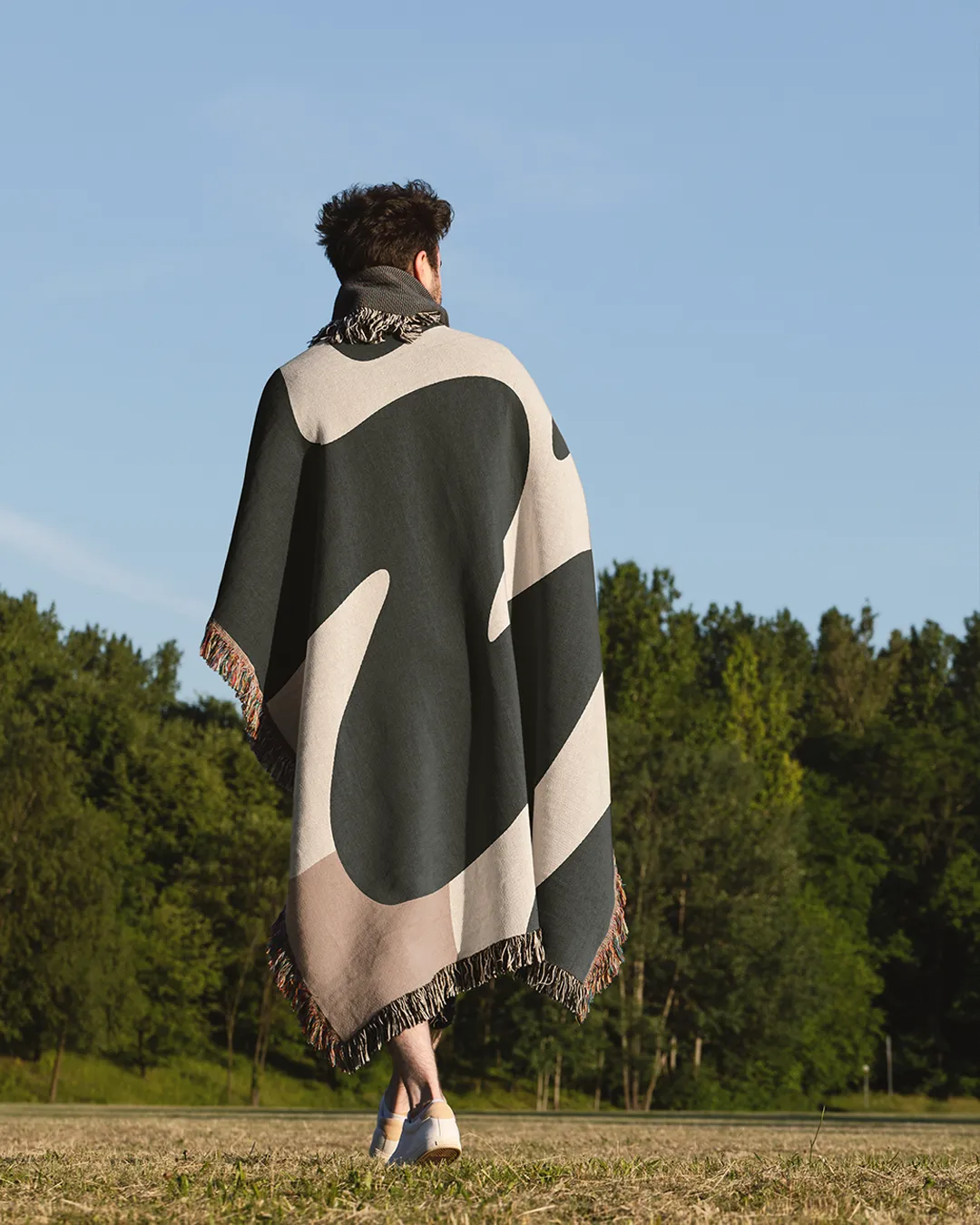 Black and White Zig Zag Cotton Woven Throw Blanket - Image 4