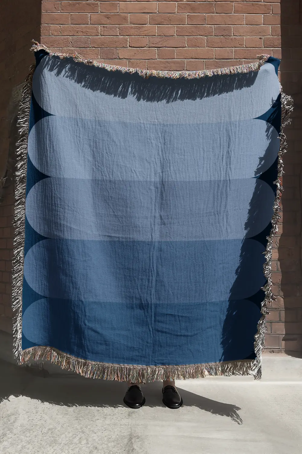 Blue Gradient Cotton Woven Throw Blanket - Image 2
