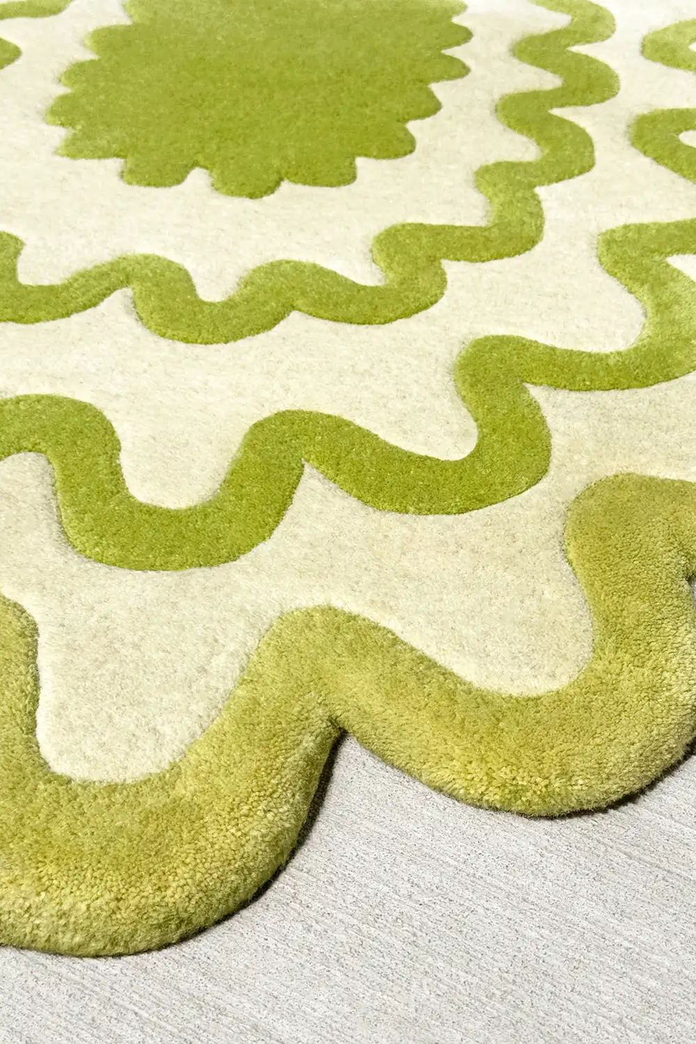 Burst Oval Hand-Tufted Wool Rug - Image 13