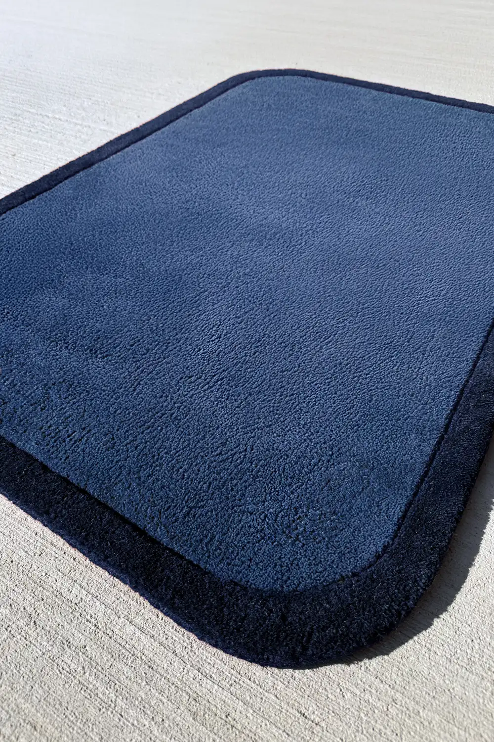 Contour Edge Hand-Tufted Wool Rug - Image 17