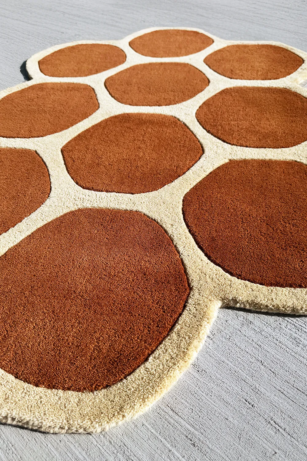 Honeycomb Hand-Tufted Wool Rug - Image 4
