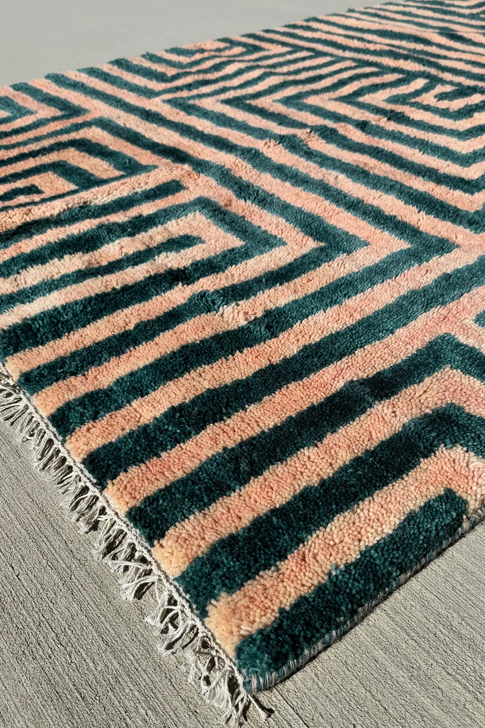 Green and Peach Maze Moroccan Shag Wool Rug - Image 5