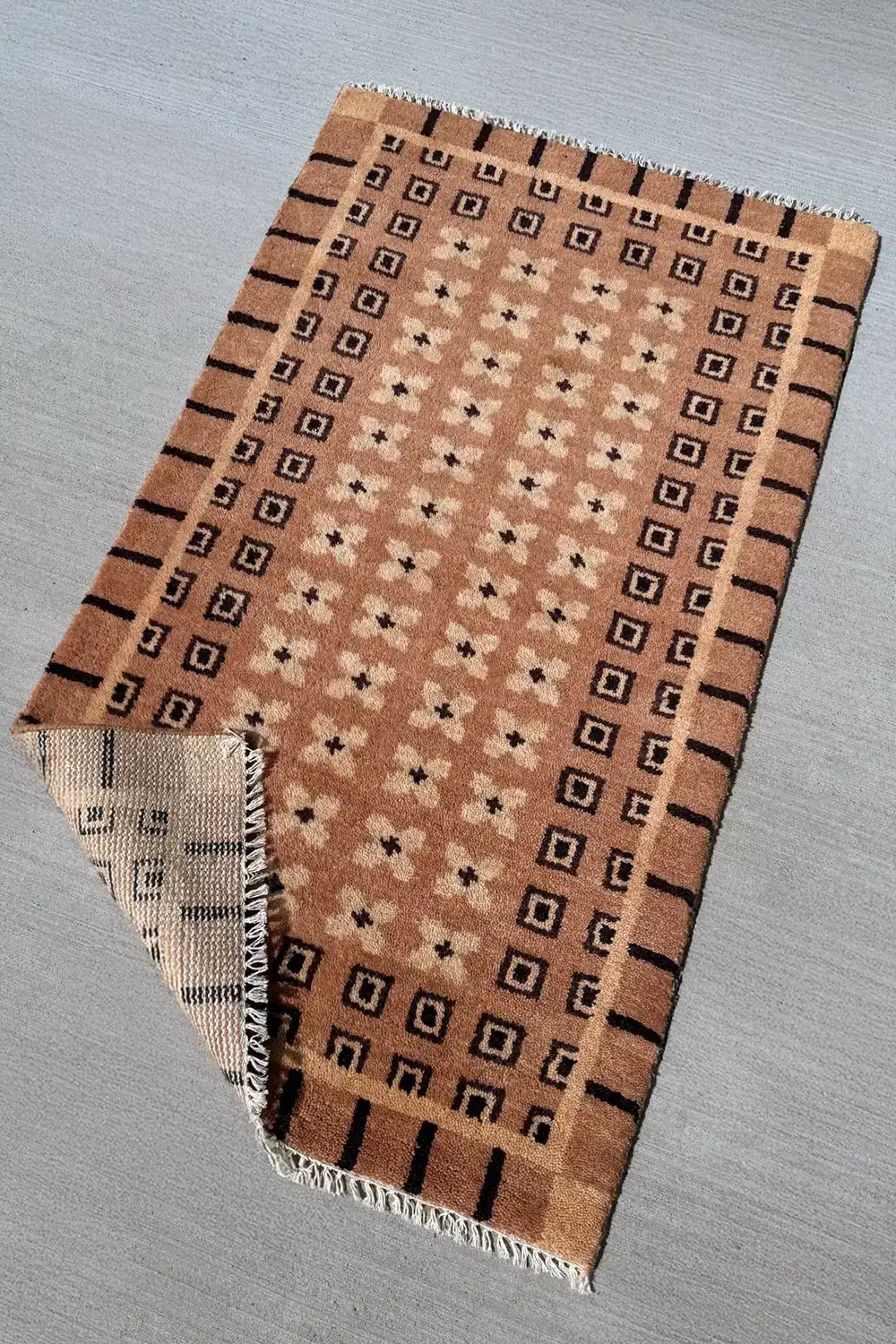 Desert Matrix Hand-Knotted Wool Rug - Image 5