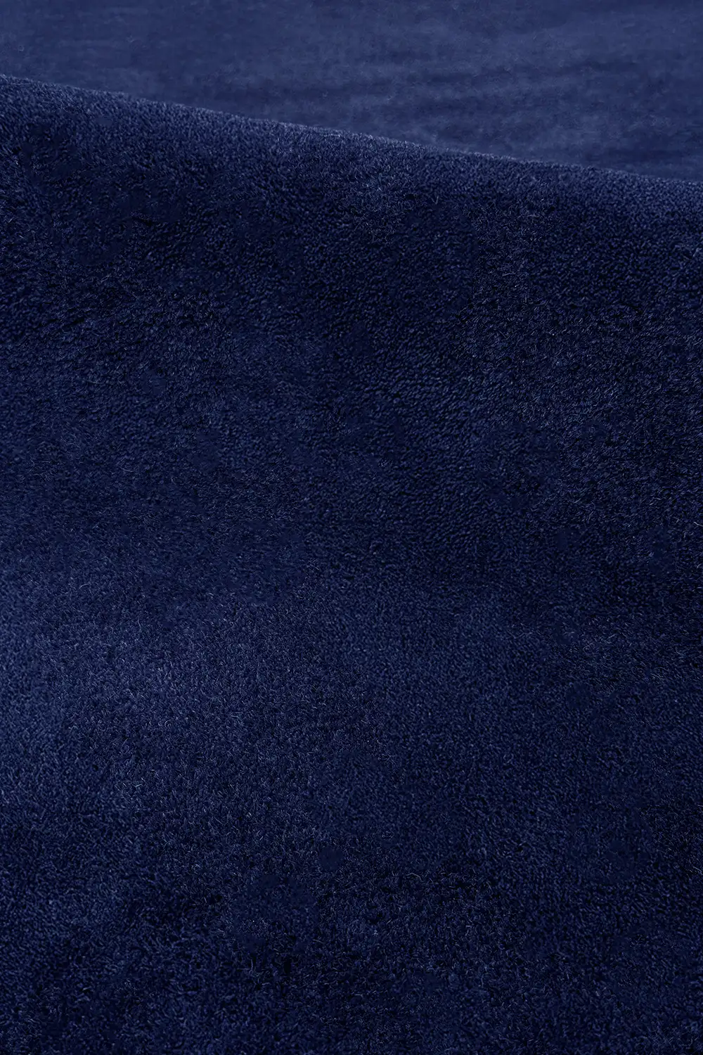 Solid Color Sculpted Edge Hand-Tufted Wool Rug - Image 3