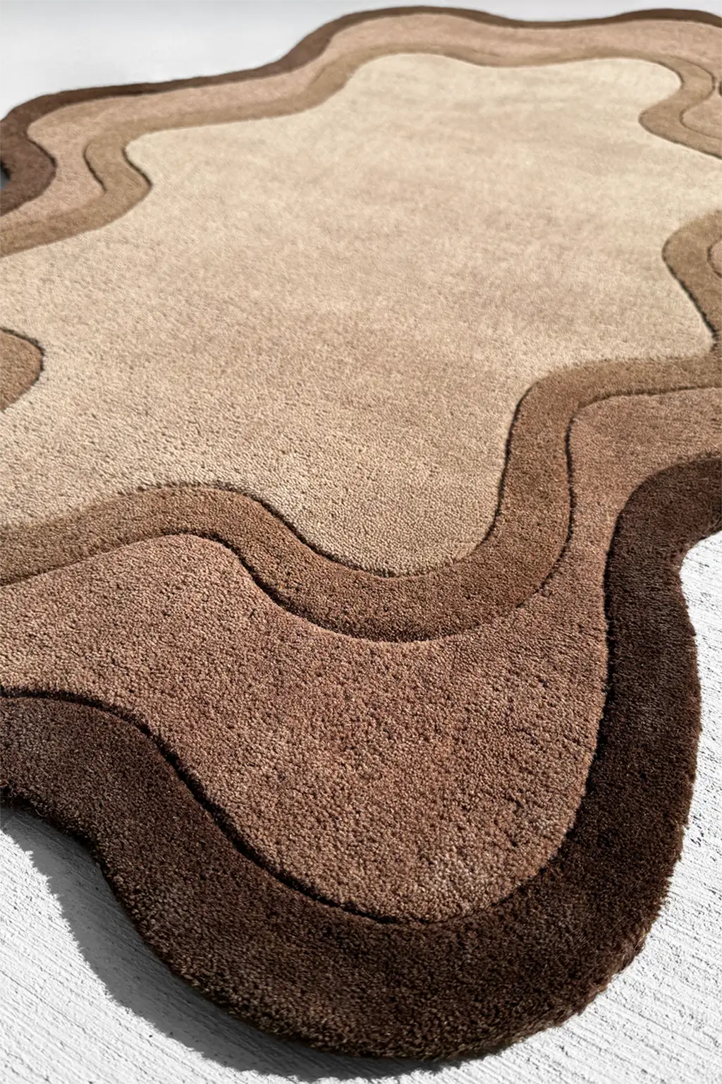 Puddle Organic Shaped Hand-Tufted Wool Rug - Image 4