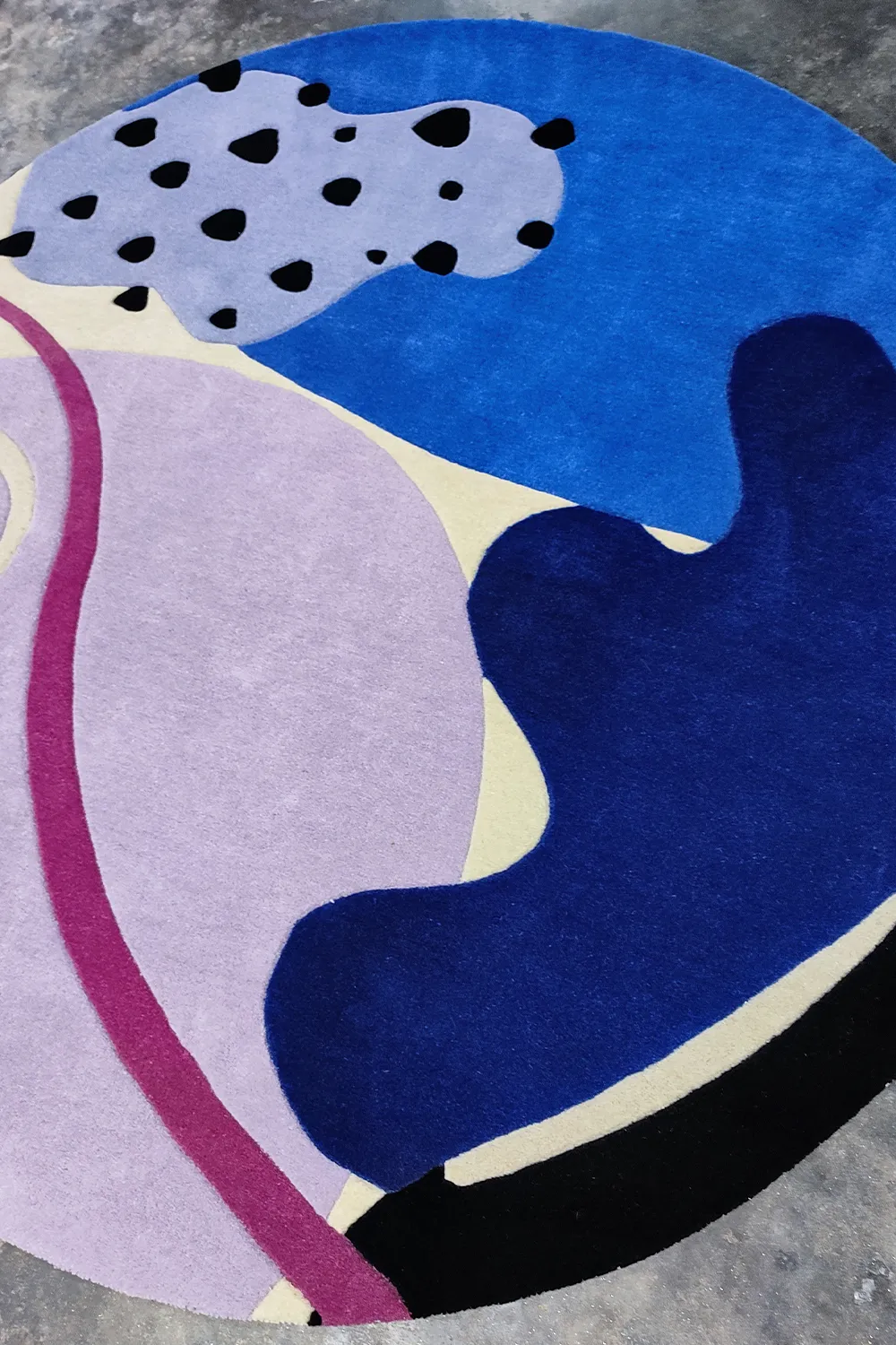Retro-Futuristic Round Hand-Tufted Wool Rug - Image 4
