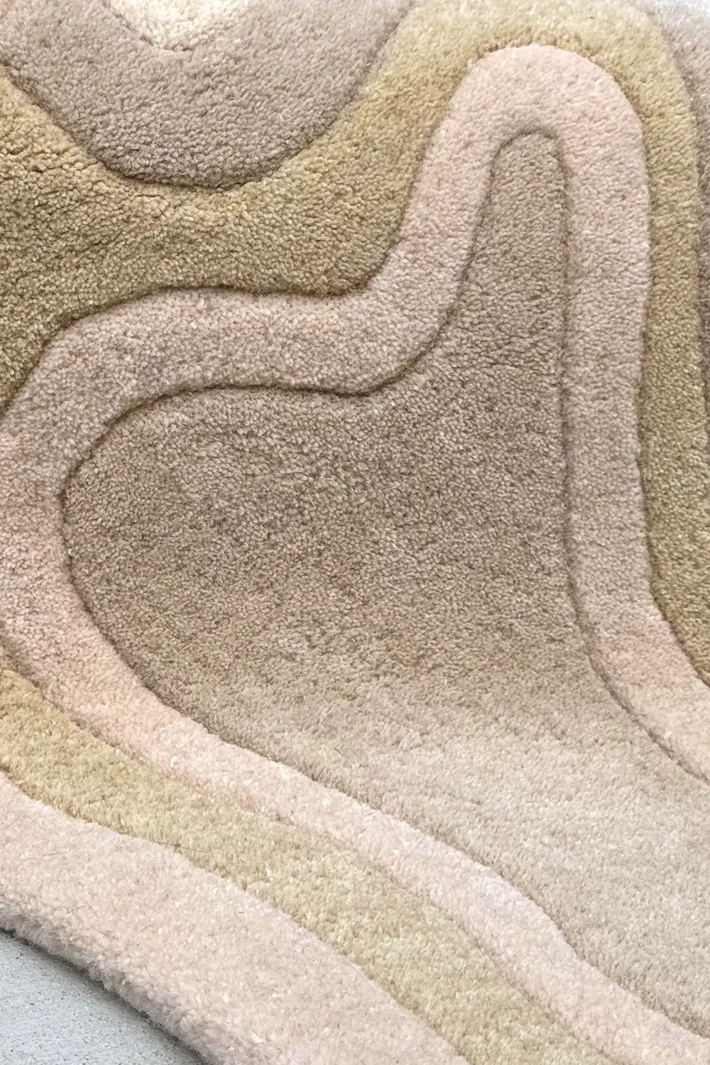Rolling Tides Hand-Tufted Wool Rug - Image 5