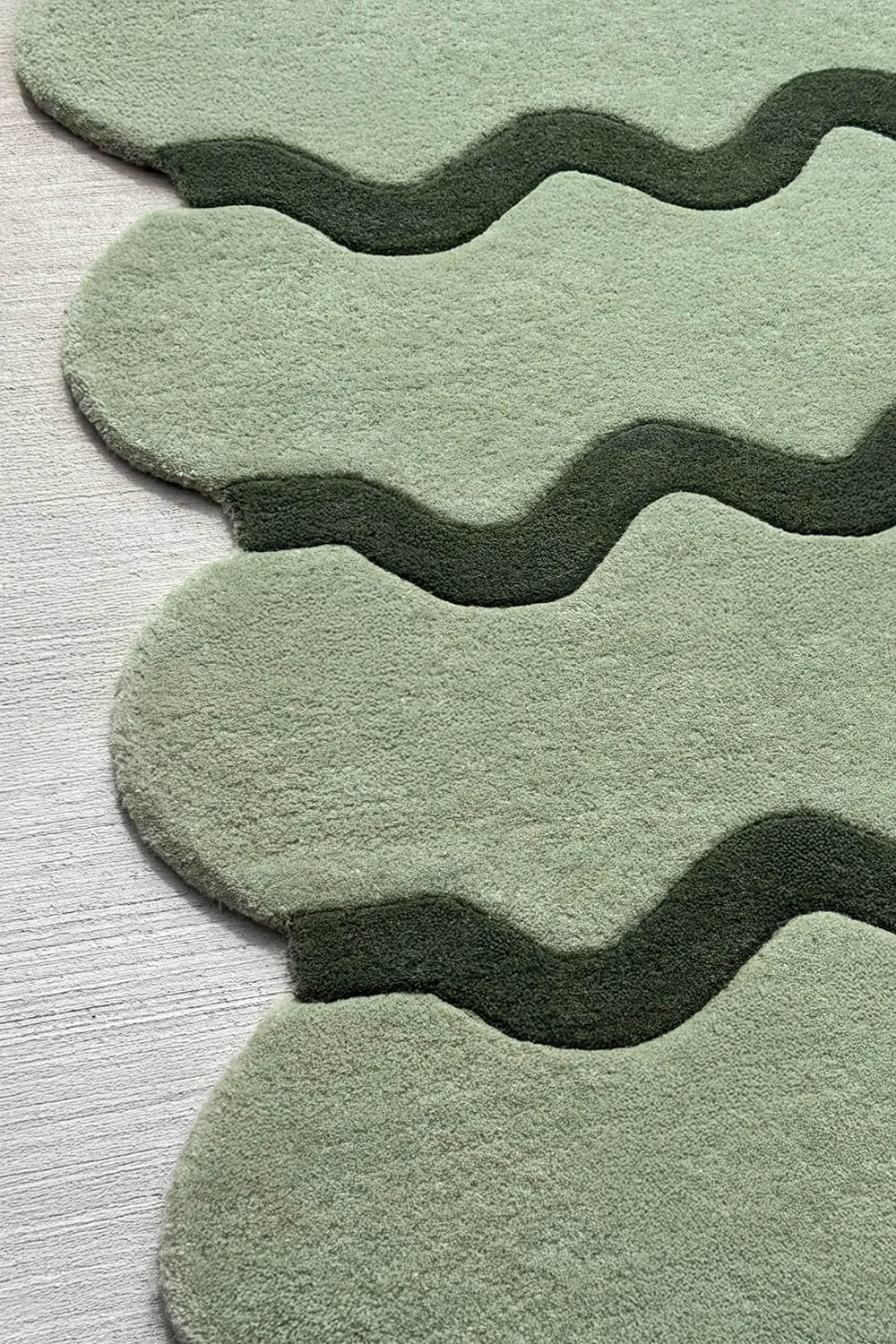 Sculpted Edge Hand-Tufted Wool Runner Rug - Image 6