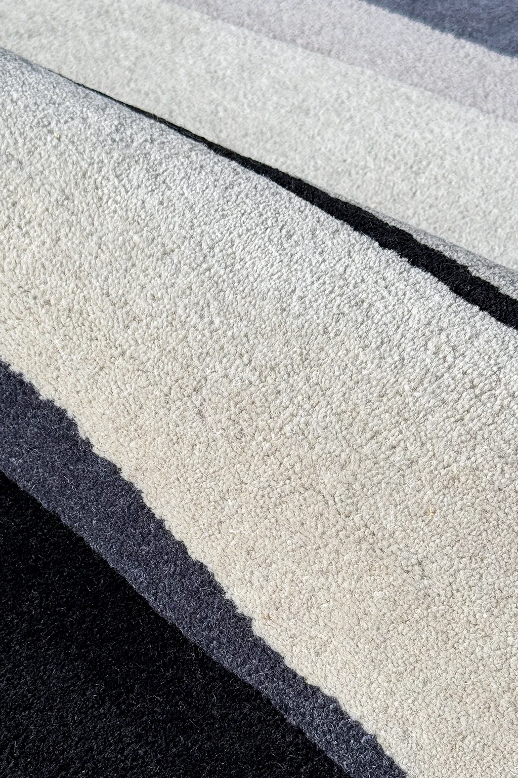 Temple Steps Scalloped Hand-Tufted Wool Rug - Image 3
