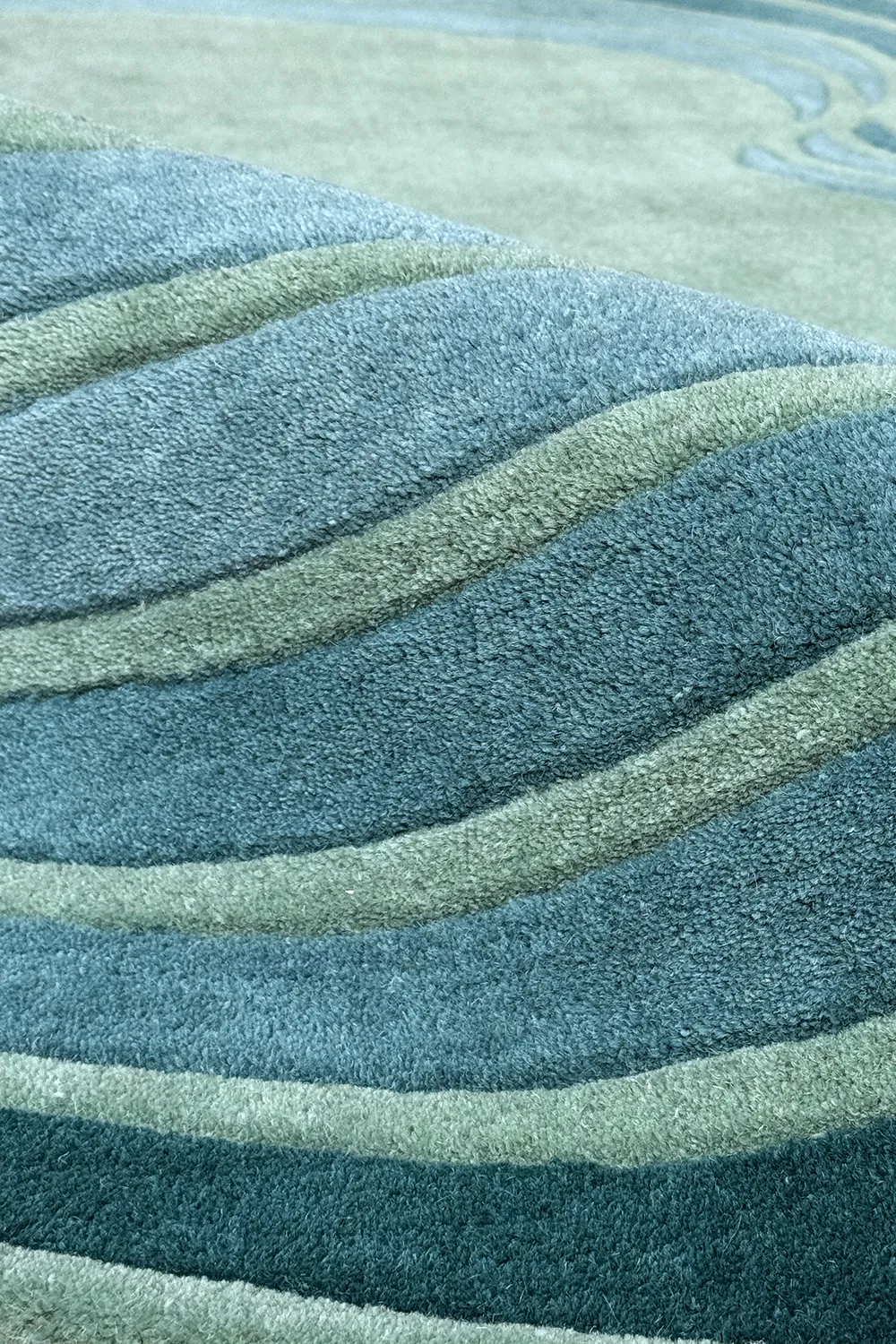 Undula Hand-Tufted Wool Rug - Image 4