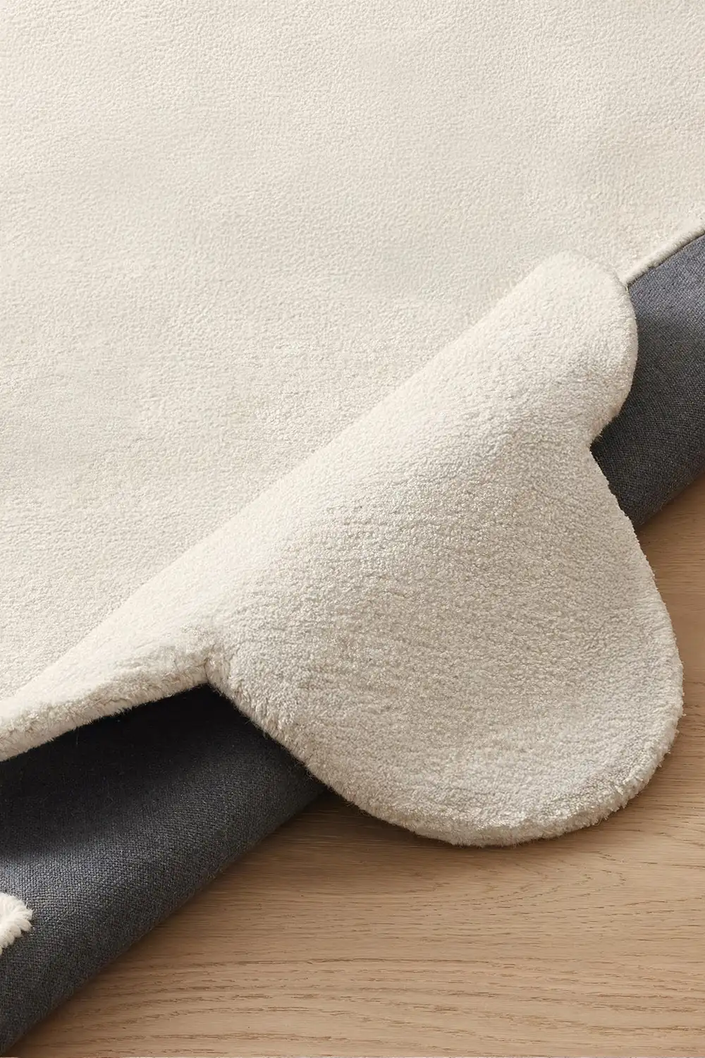 Solid Color Sculpted Edge Hand-Tufted Wool Rug - Image 17